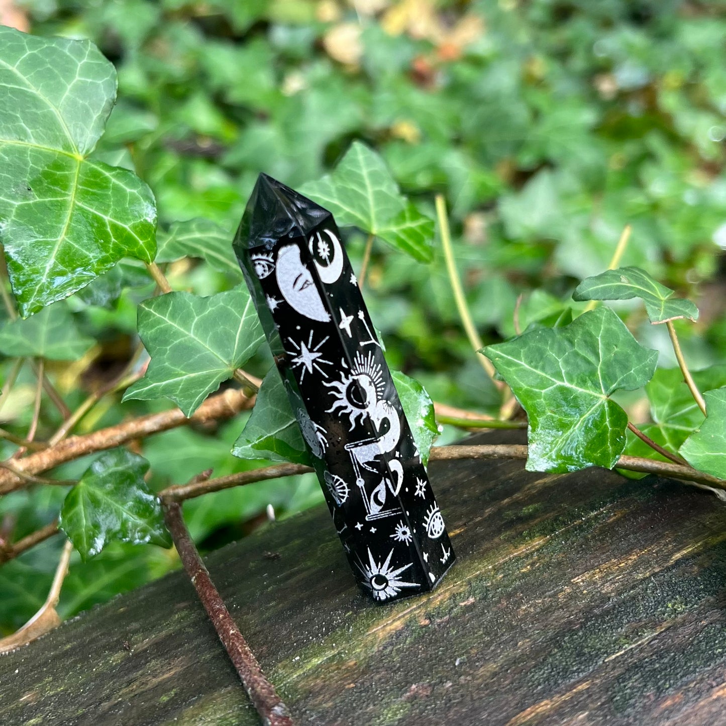 Pointe de guérison / obélisque Obsidienne motifs witchy