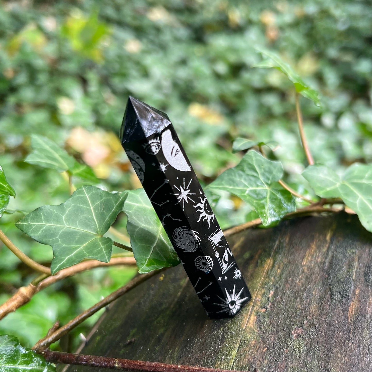 Pointe de guérison / obélisque Obsidienne motifs witchy