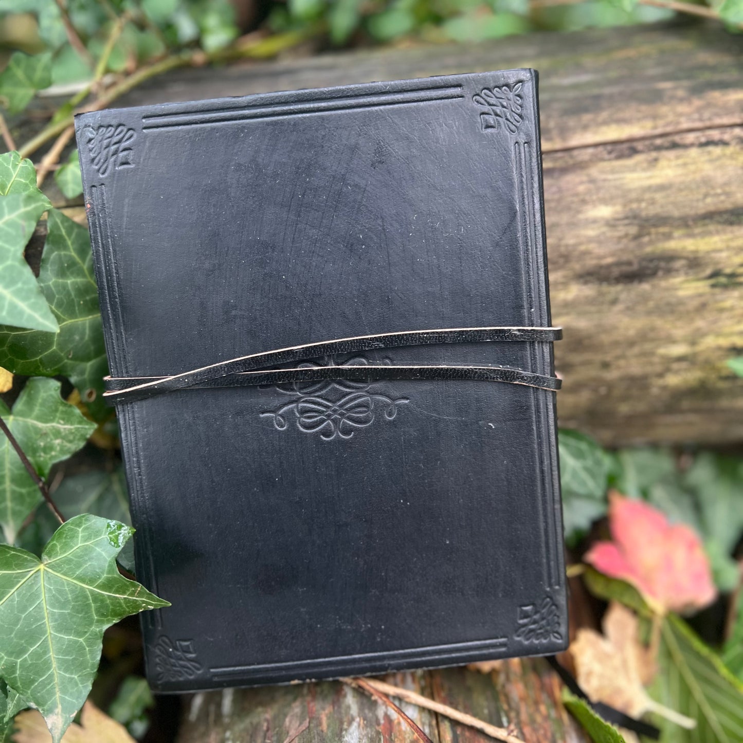 Grimoire en cuir noir Pentacle
