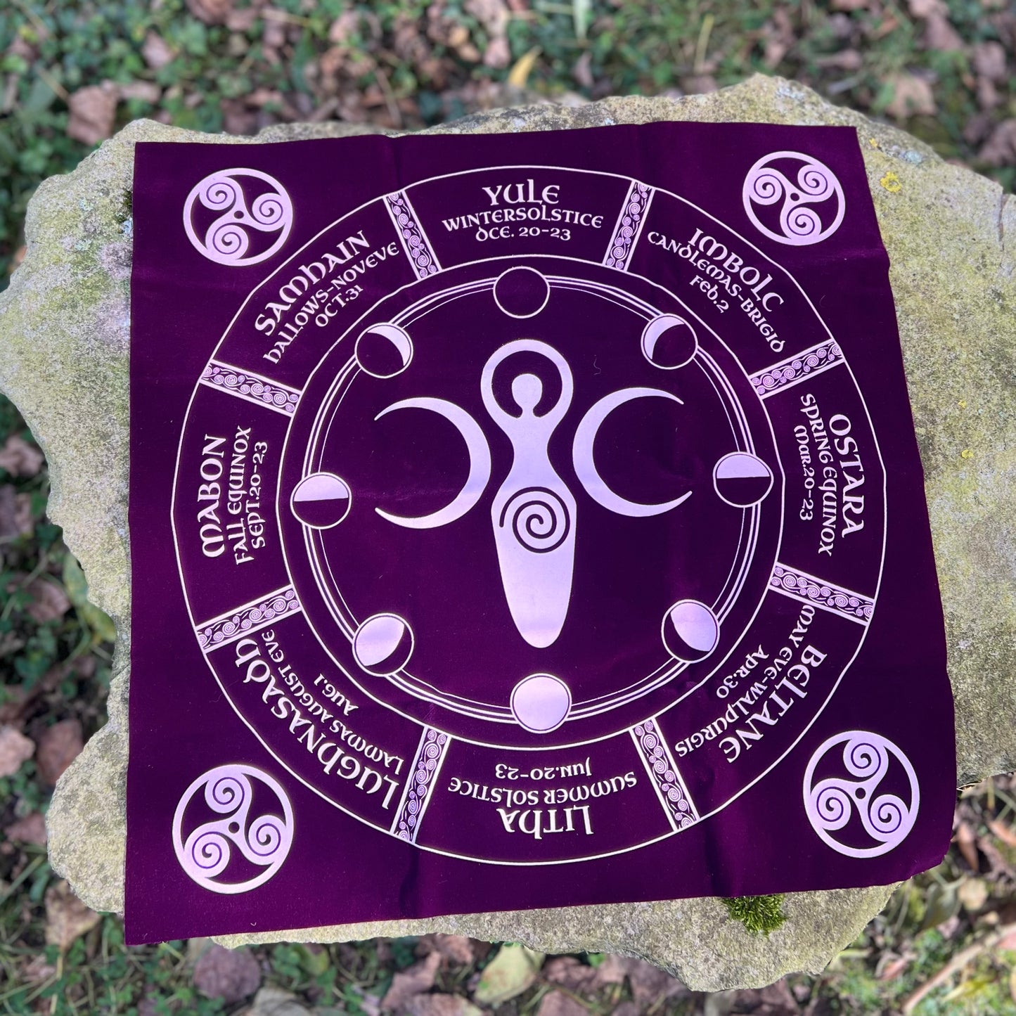 Nappe de Divination en velours violet - Roue de l’année et Déesse