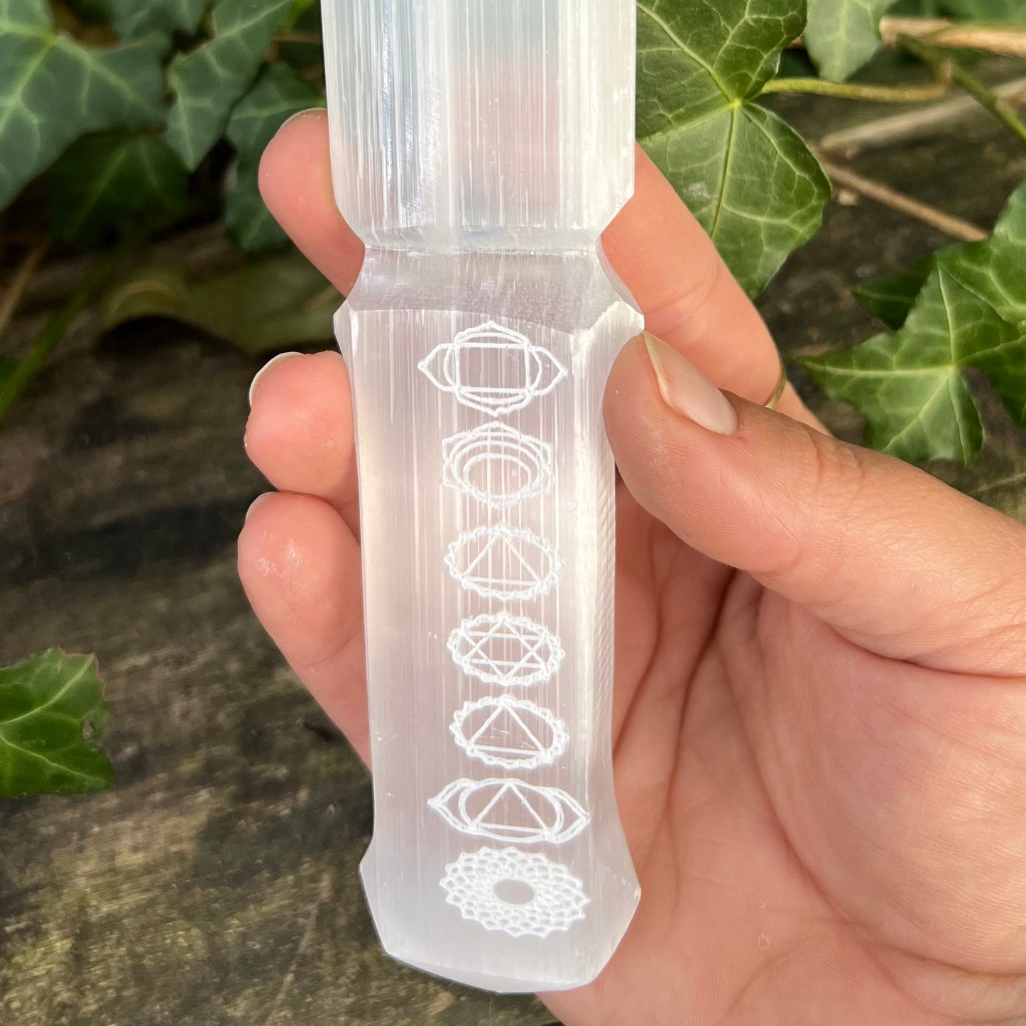 Athamé 7 Chakras en Sélénite