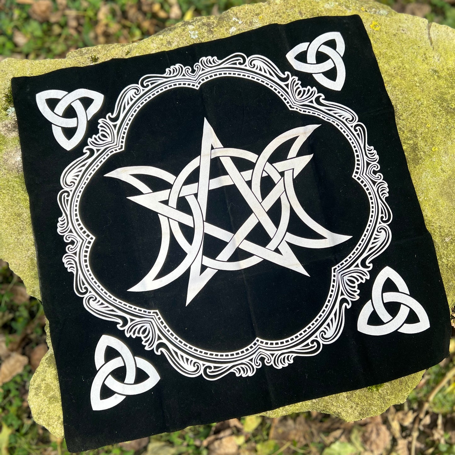 Nappe de Divination en velours noir - Triple lune et Pentagramme