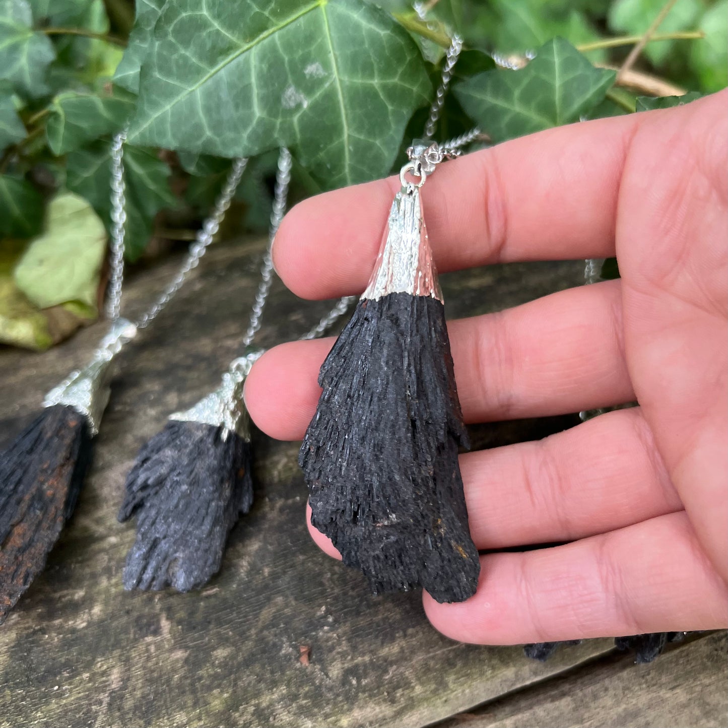 Collier balais de Sorcière en Tourmaline noire - argenté