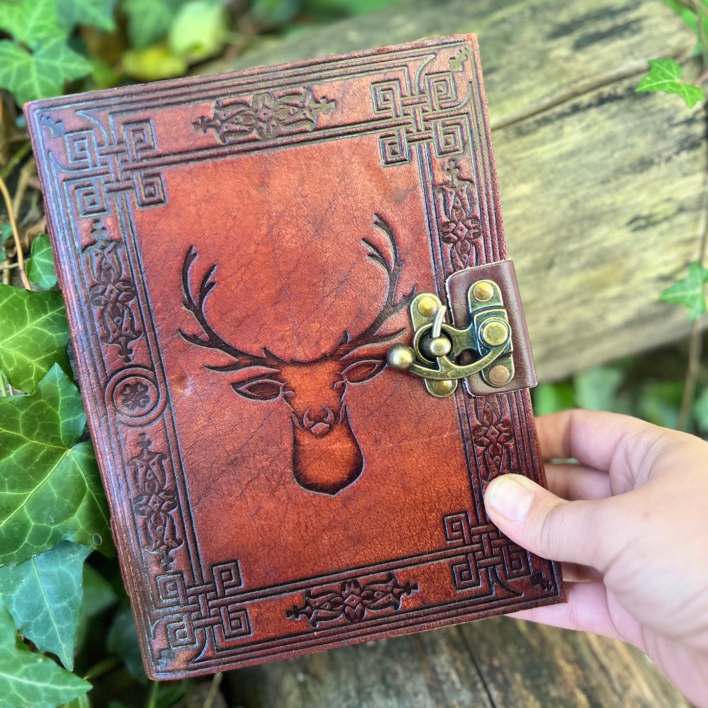 Grimoire en cuir - Cerf