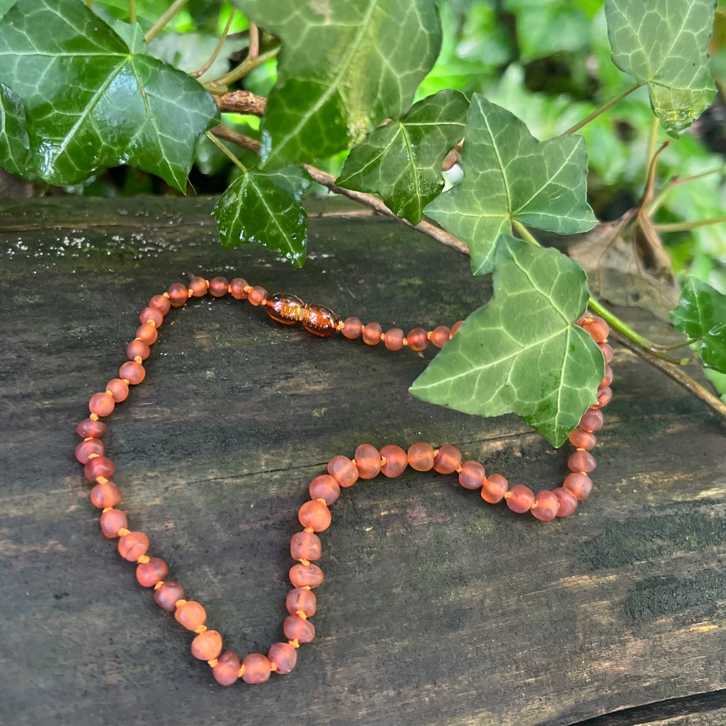 Collier de dentition en Ambre mat pour bébé