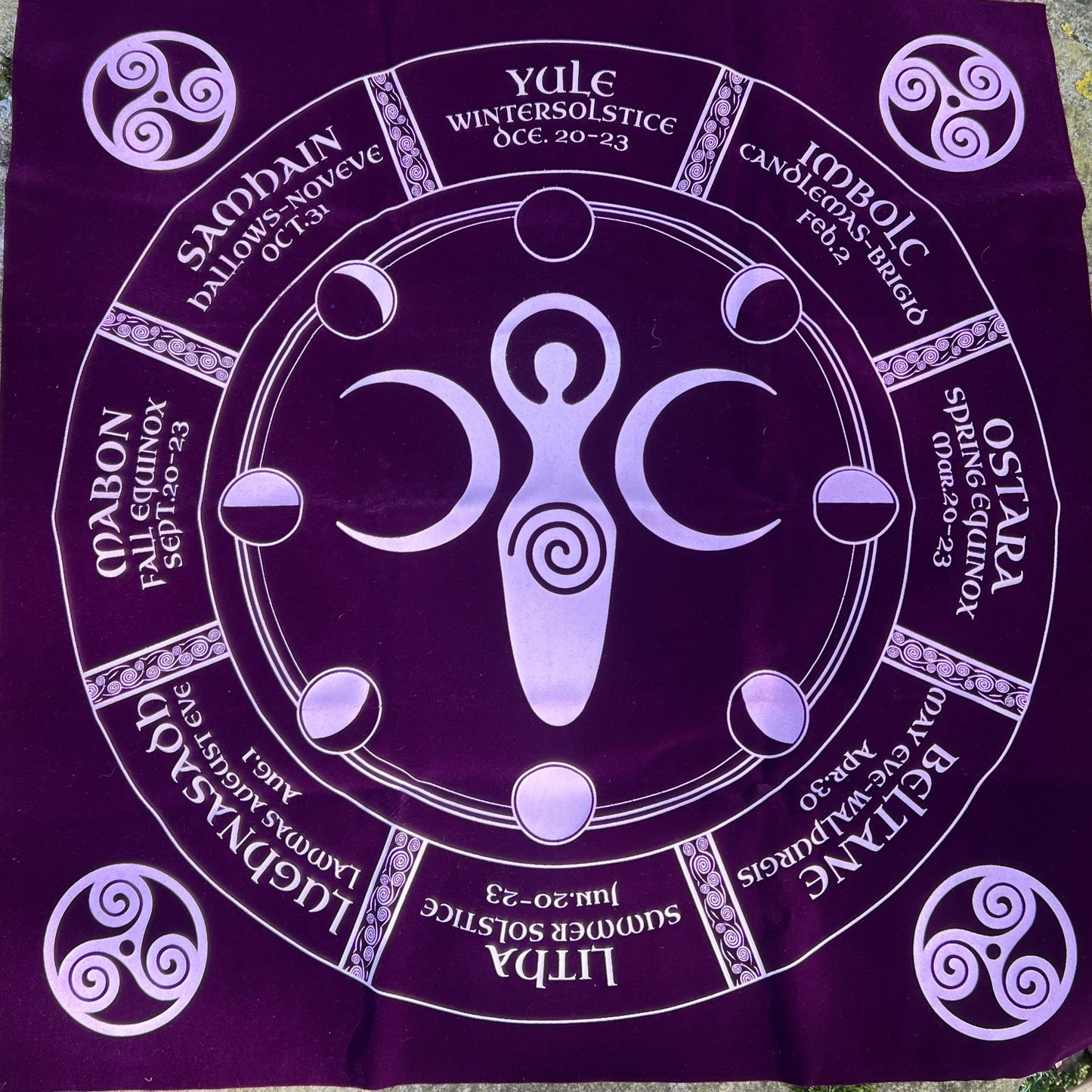 Nappe de Divination en velours violet - Roue de l’année et Déesse