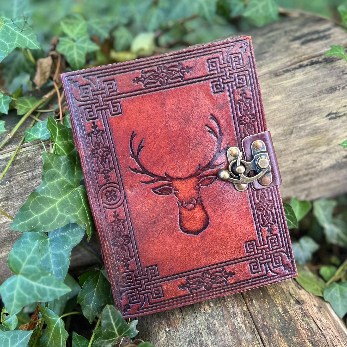 Grimoire en cuir - Cerf