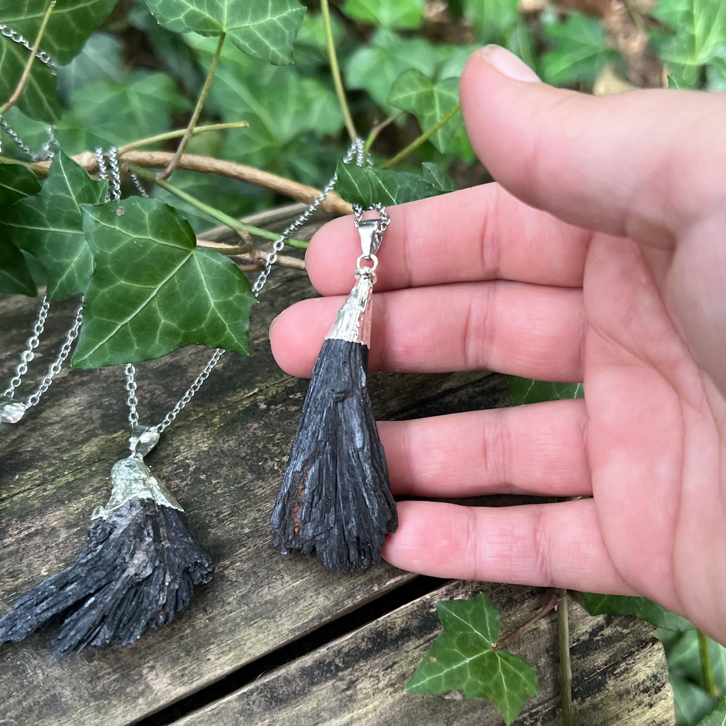 Collier balais de Sorcière en Tourmaline noire - argenté
