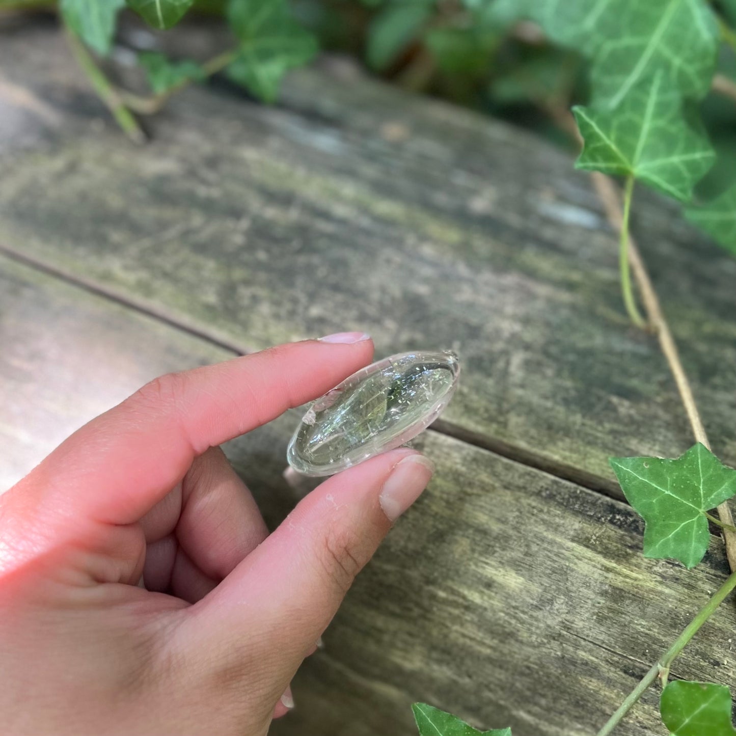 Galet Cristal de roche - 10 à 30g