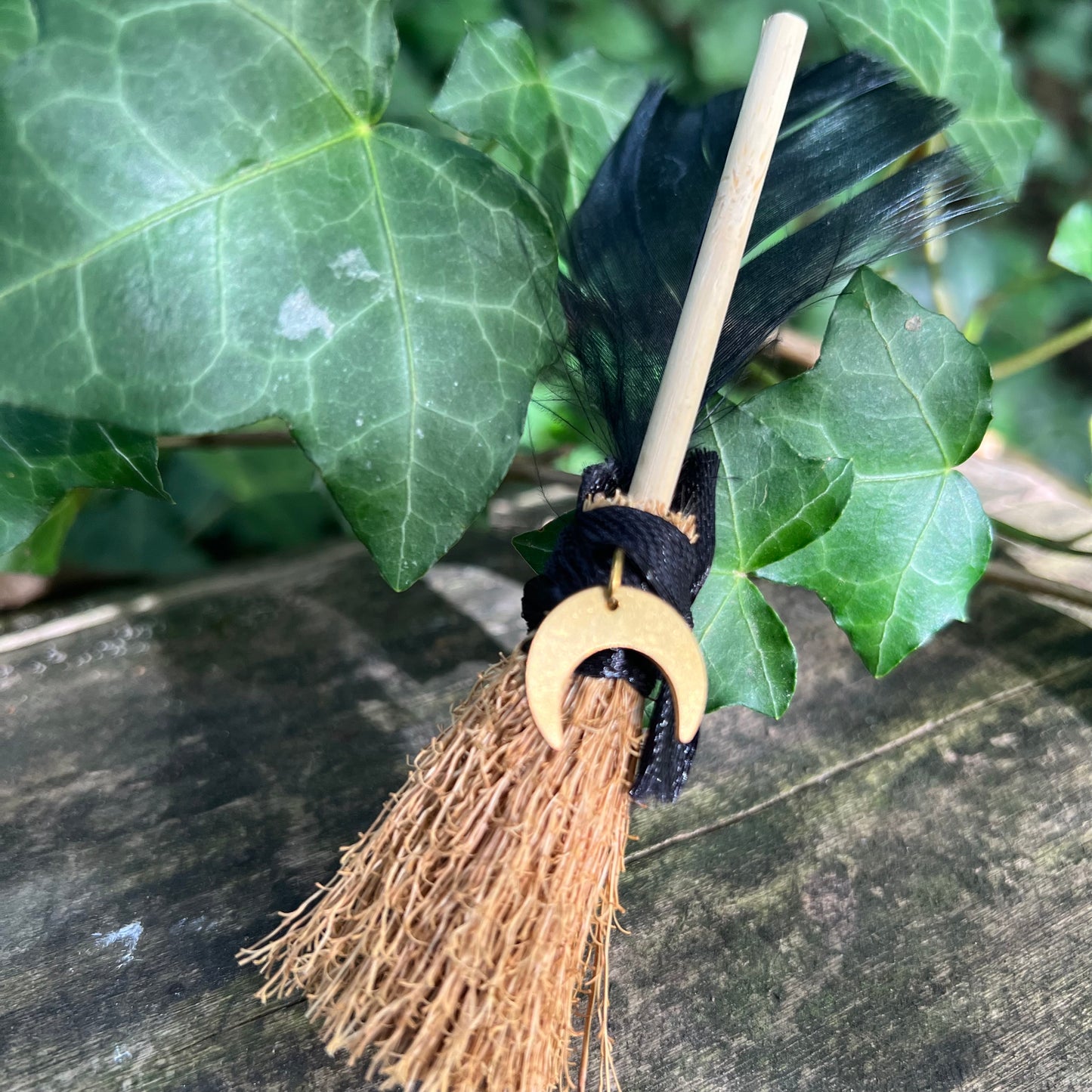 Mini balai de sorcière - Plume d’oie et Lune