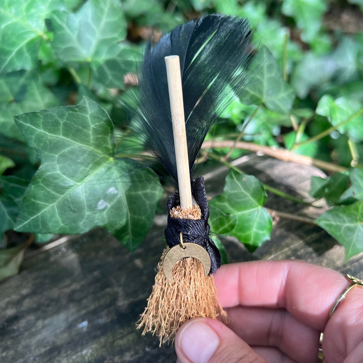 Mini balai de sorcière - Plume d’oie et Lune