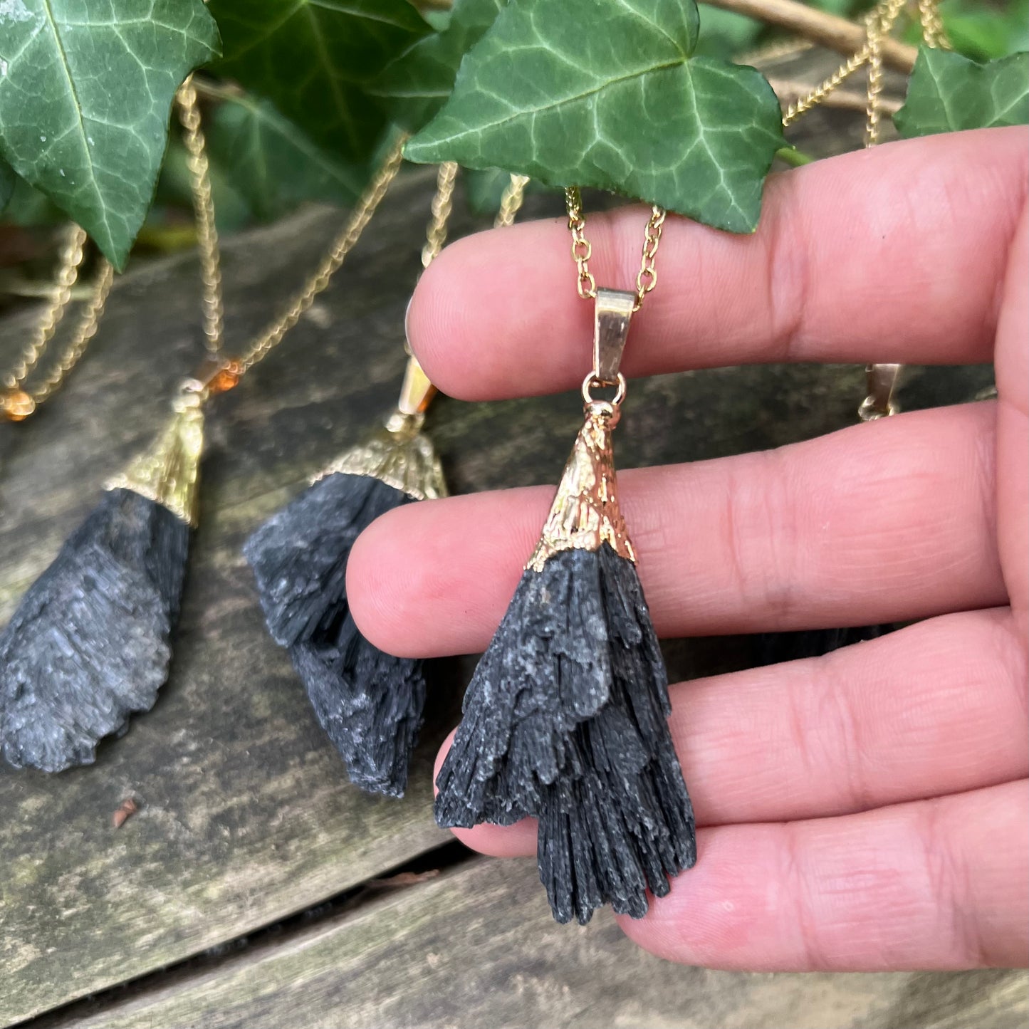 Collier balais de sorcière en Tourmaline noire - doré