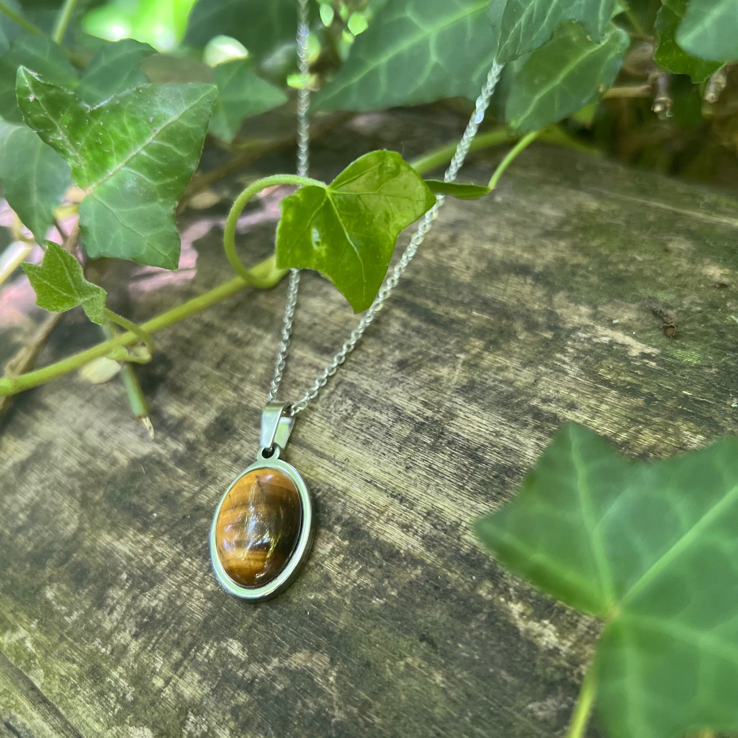 Collier Oeil de tigre - Cabochon ovale - acier inoxydable argenté