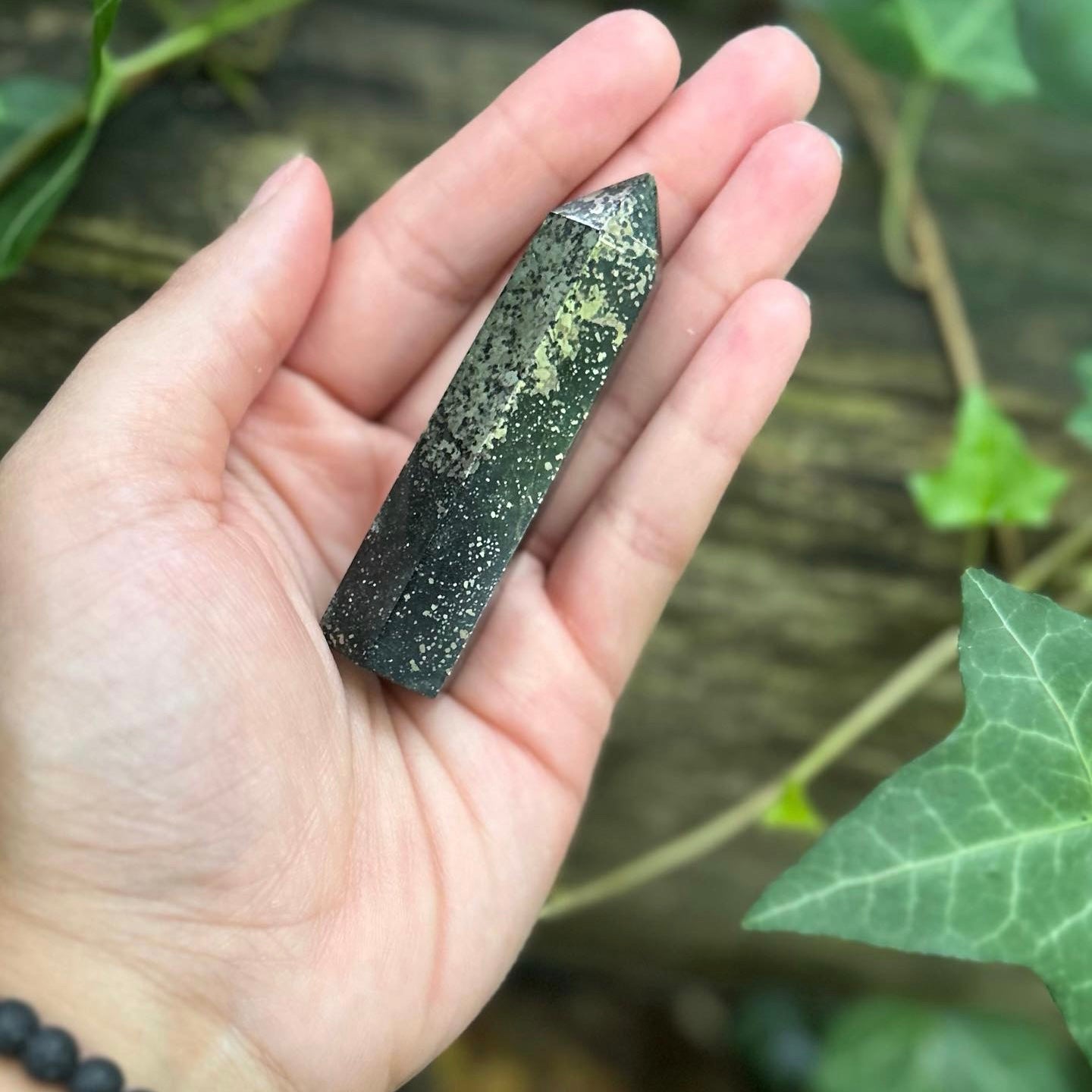 Pointe de guérison / Obélisque Hématite