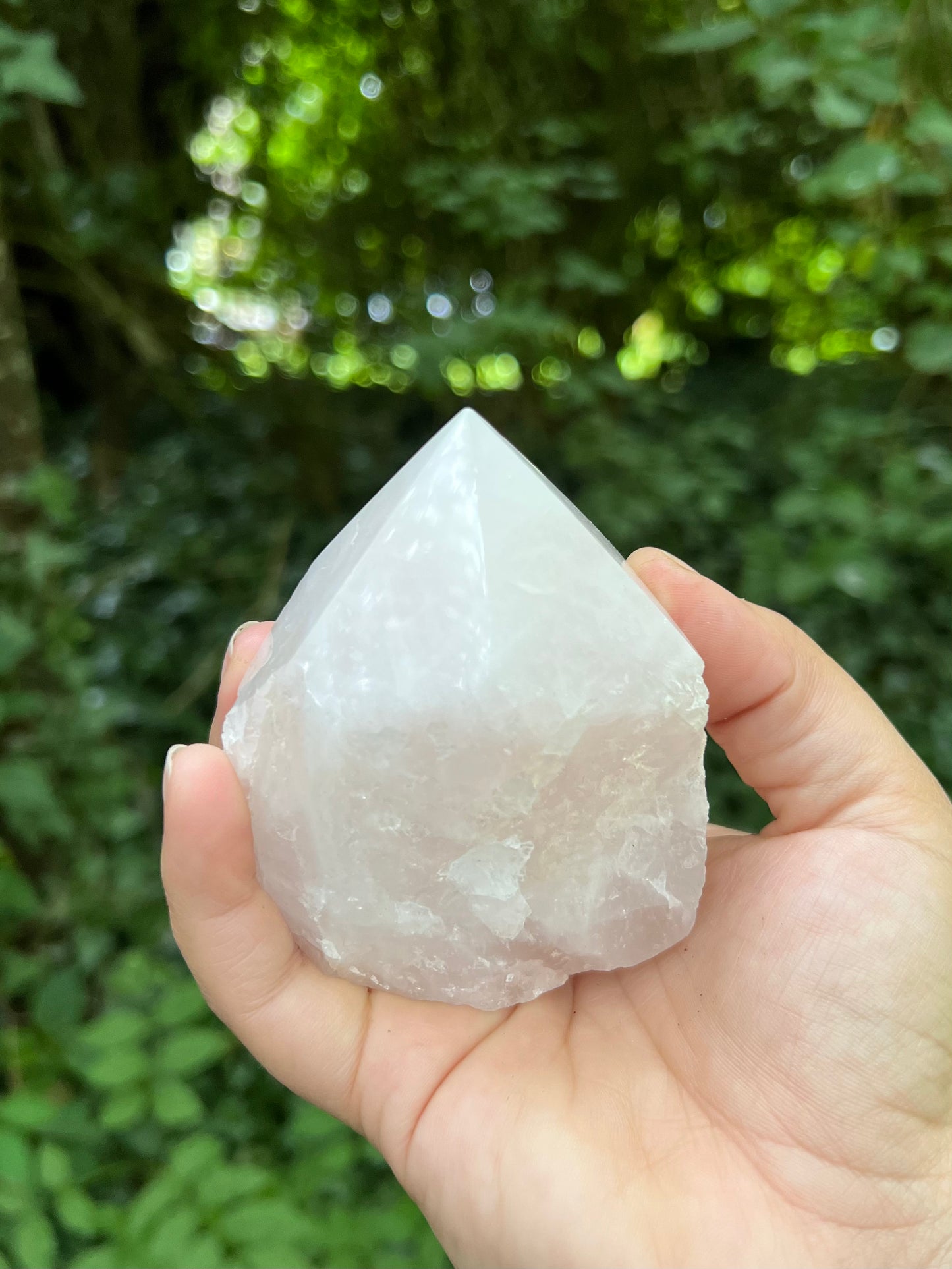 Quartz rose brut taillé en pointe - 350 à 450g