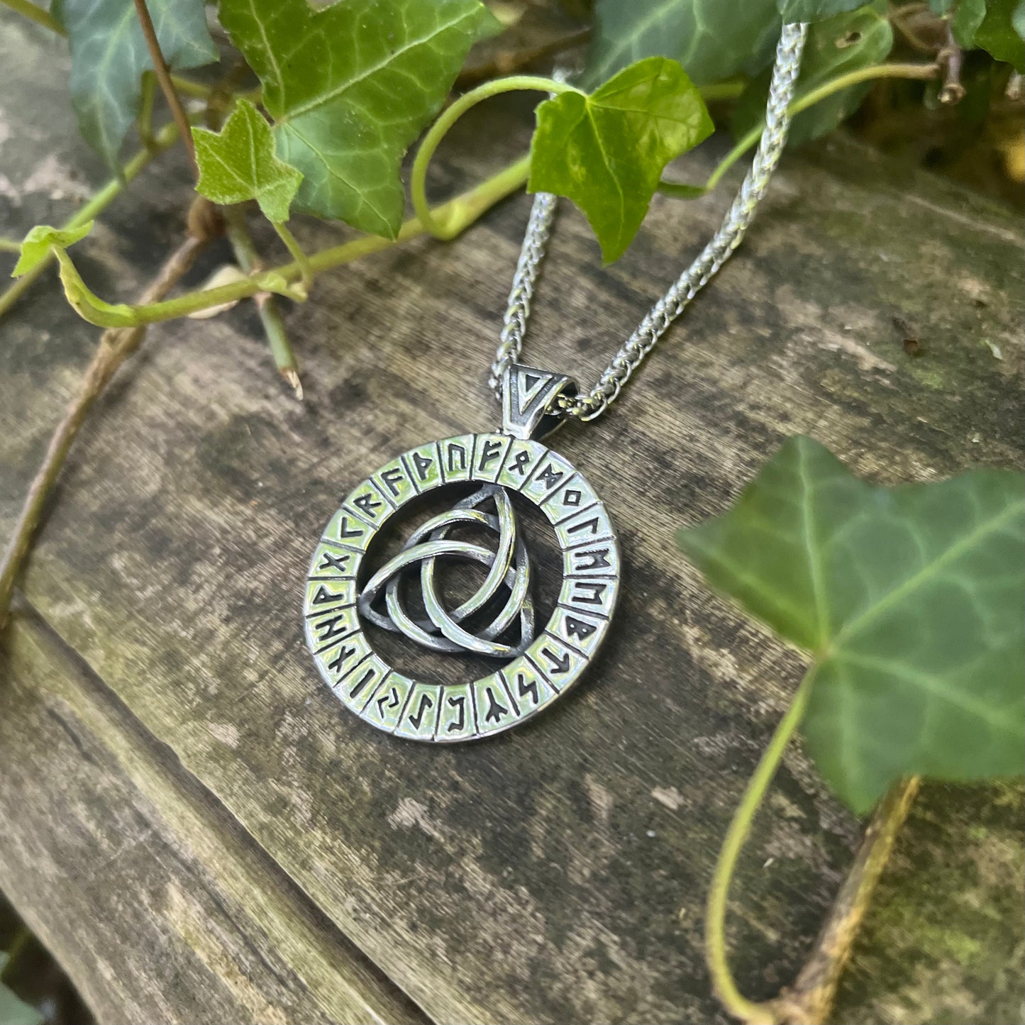 Amulette viking Triquetra et Rune - acier inoxydable