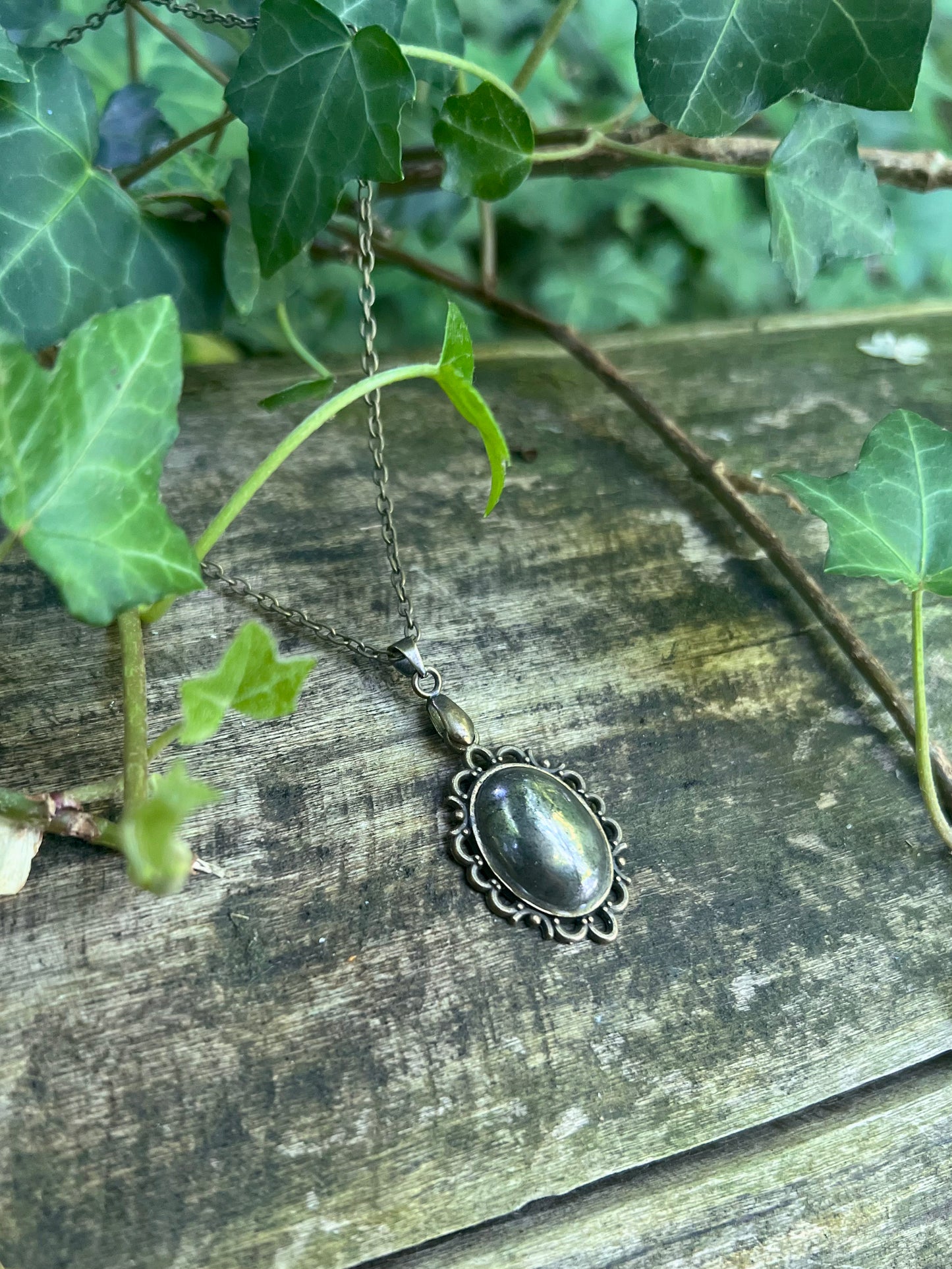 Collier Elfique - Pyrite - Cabochon ovale