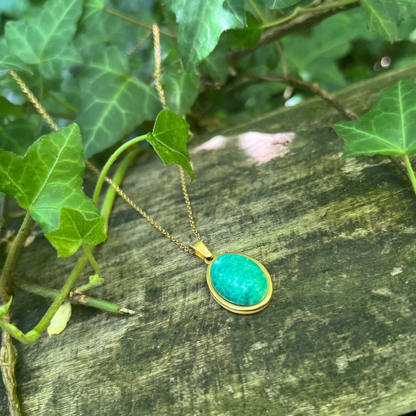 Collier Amazonite - Cabochon ovale - acier inoxydable doré