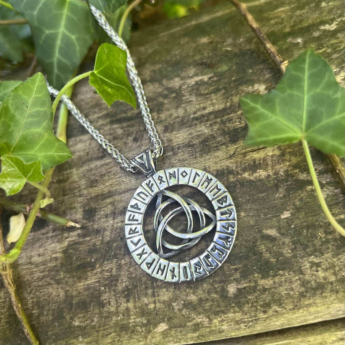 Amulette viking Triquetra et Rune - acier inoxydable