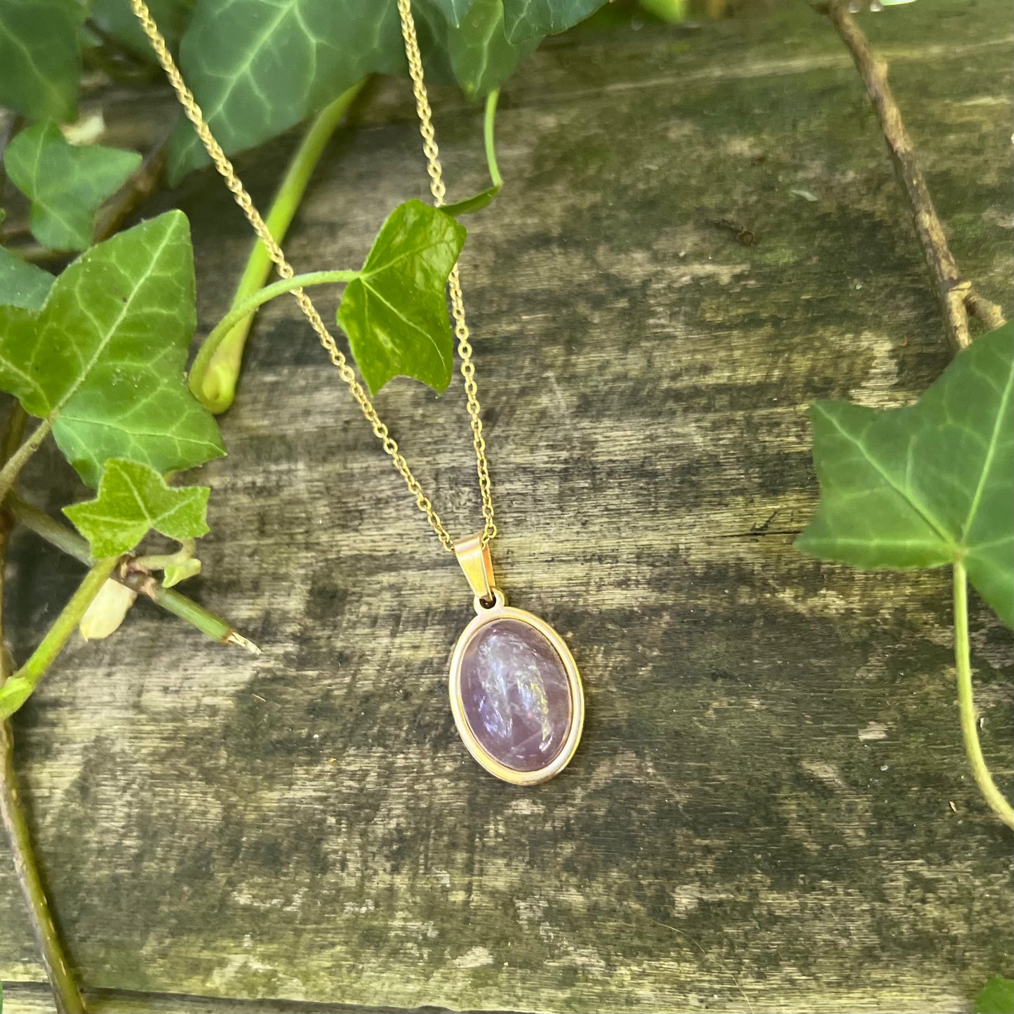 Collier Améthyste - Cabochon ovale - acier inoxydable doré