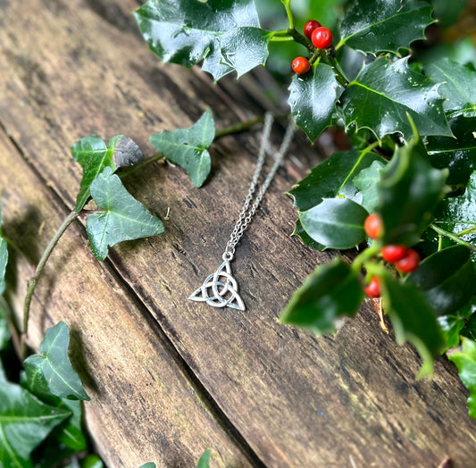 Collier Triquetra