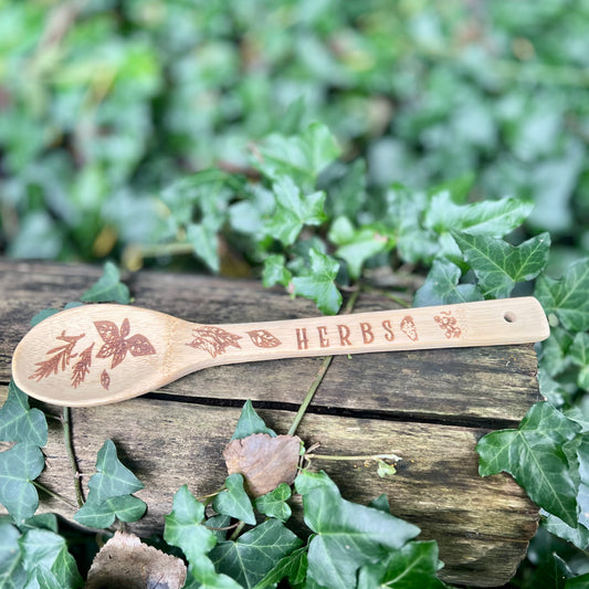 Cuillère de Sorcière en bois gravé - Herbs