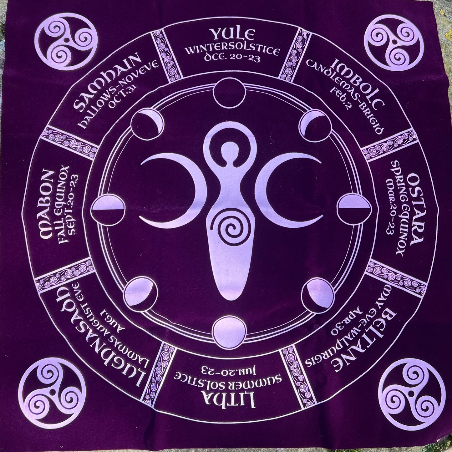 Nappe de Divination en velours violet - Roue de l’année et  Déesse