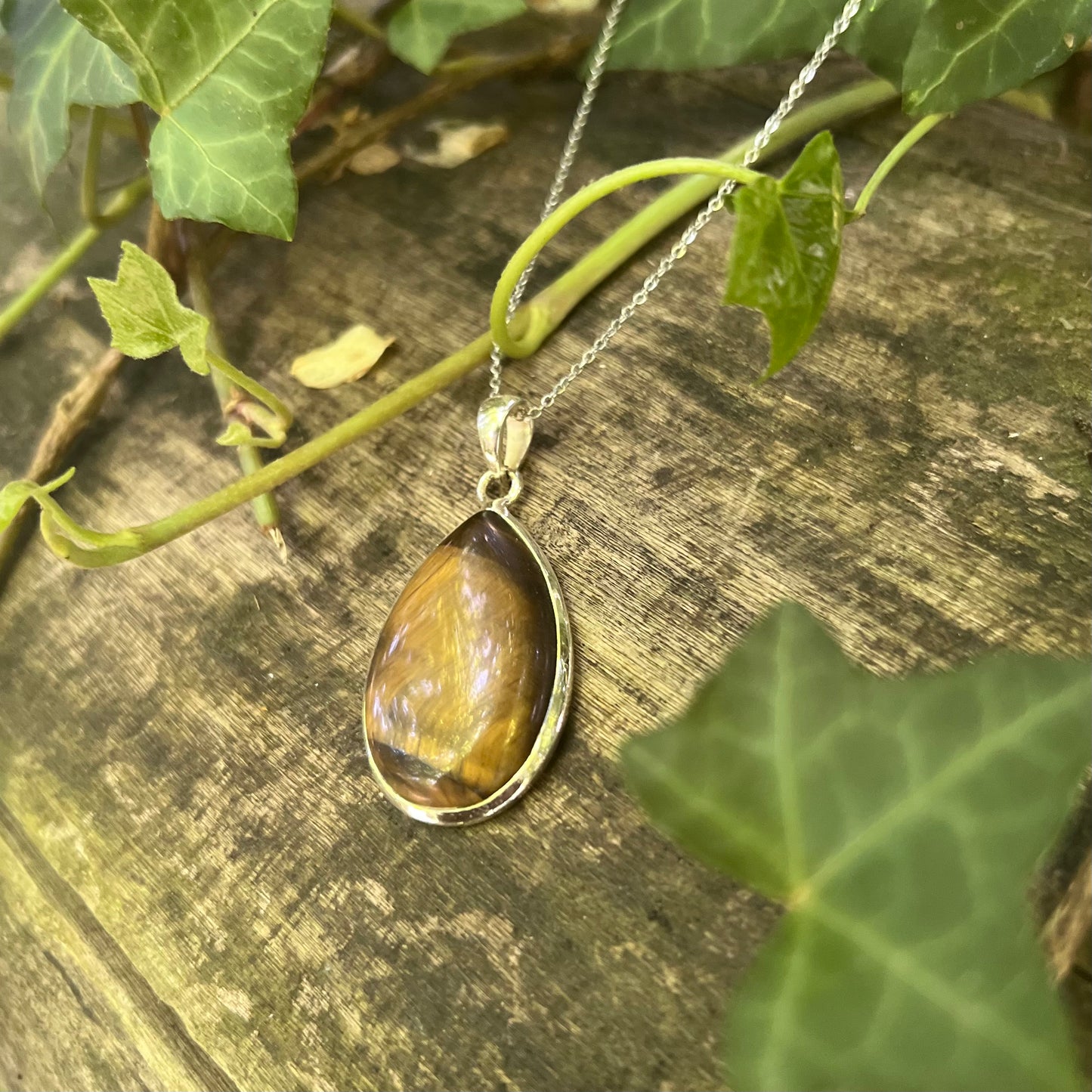 Collier Freyja - Oeil de tigre - Pendentif goutte - argent 925