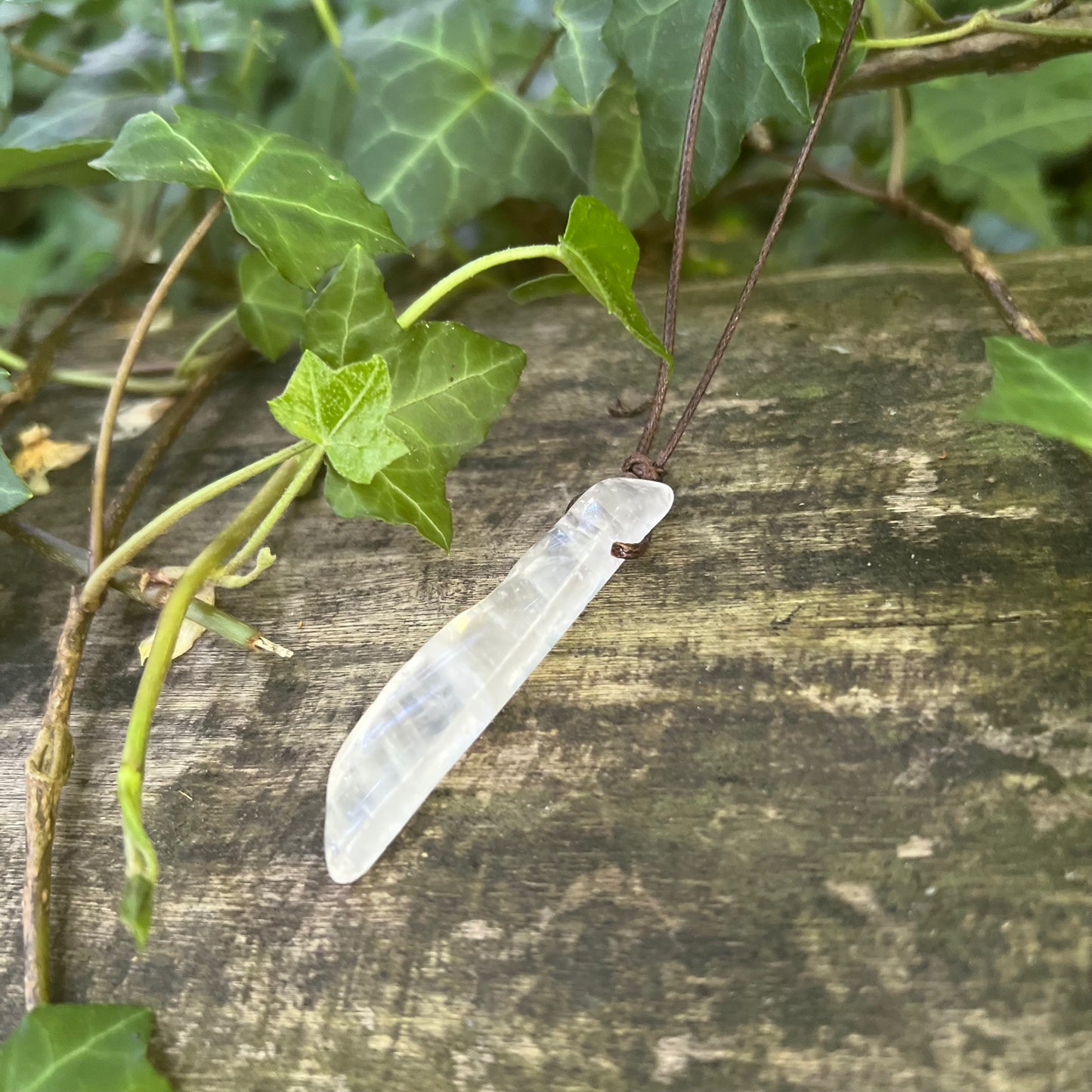 Collier Cristal de roche - cordon réglable