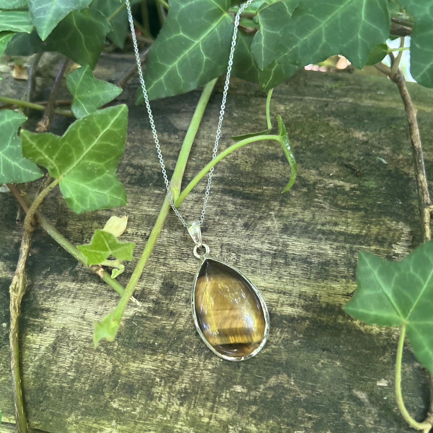 Collier Freyja - Oeil de tigre - Pendentif goutte - argent 925