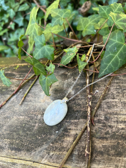 Collier Freyja - Cristal de roche - Pendentif goutte - argent 925 – Jardin  des Druides